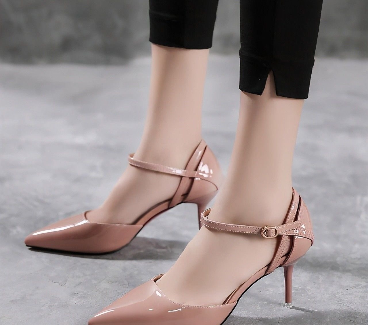 尖头 魅力高跟鞋,让你轻松应对不同场合,穿出鸽子腿