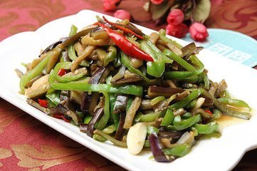 做法|茄子最好吃的做法,不油不腻,几分钟做一盘,刚上桌就被秒光!