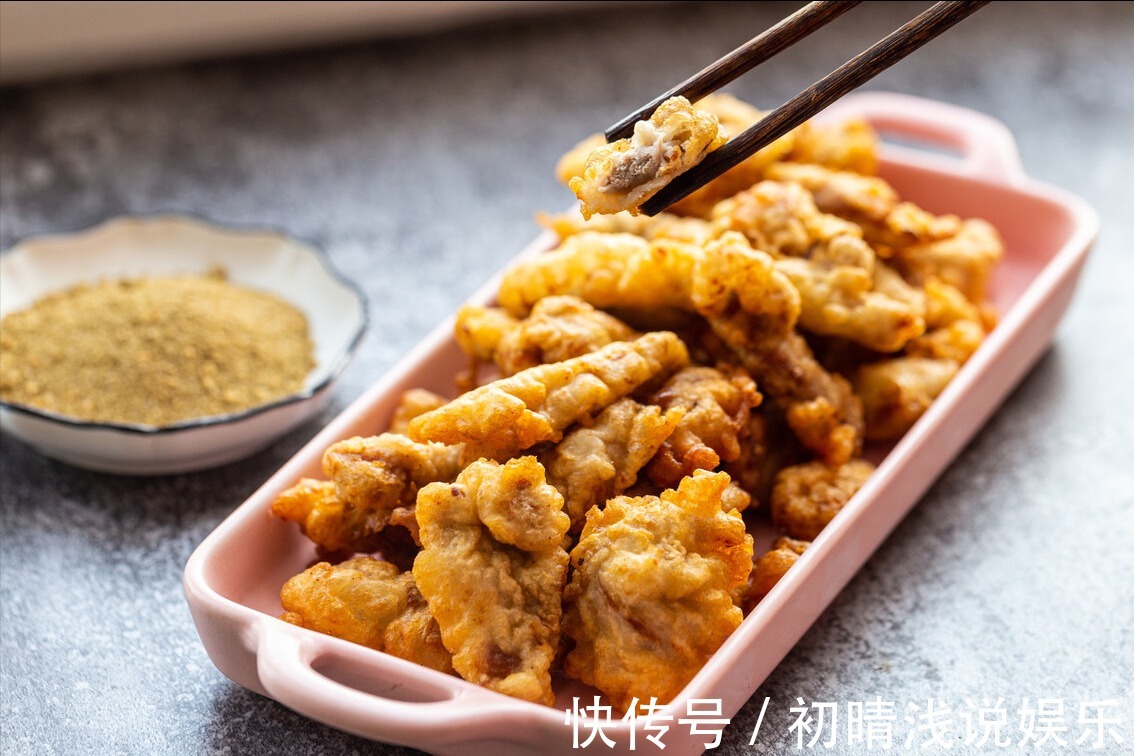 小酥肉|炸酥肉，用淀粉还是面粉？大厨教你一招，外酥里嫩，酥脆不回软