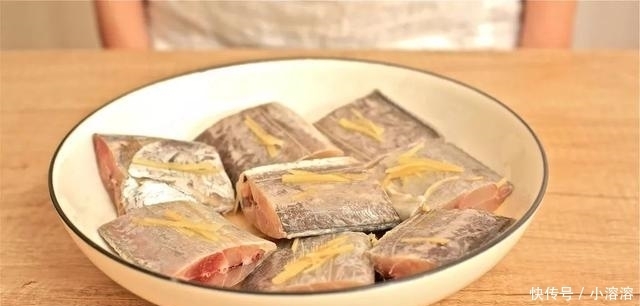  香内嫩|外香内嫩的红烧带鱼走一波，好吃的秘诀就在配料！