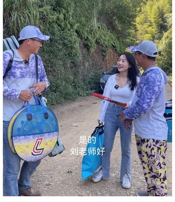 垂钓界乱了！带“女徒弟”成风，刘志强成落汤鸡，邓刚坐怀不乱