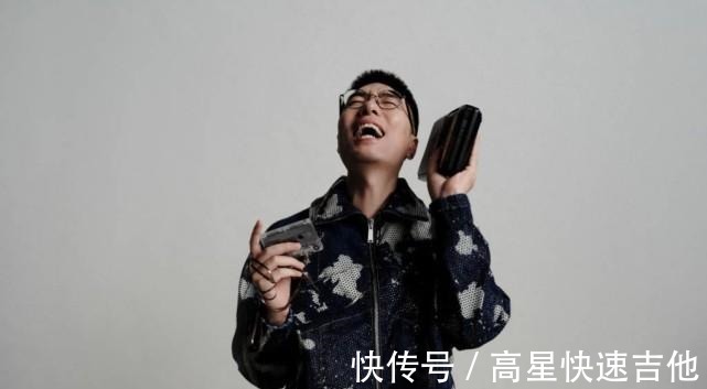 脫口秀大會(huì)|為什么周奇墨獲脫口秀冠軍,笑果文化沒(méi)有一個(gè)人祝賀