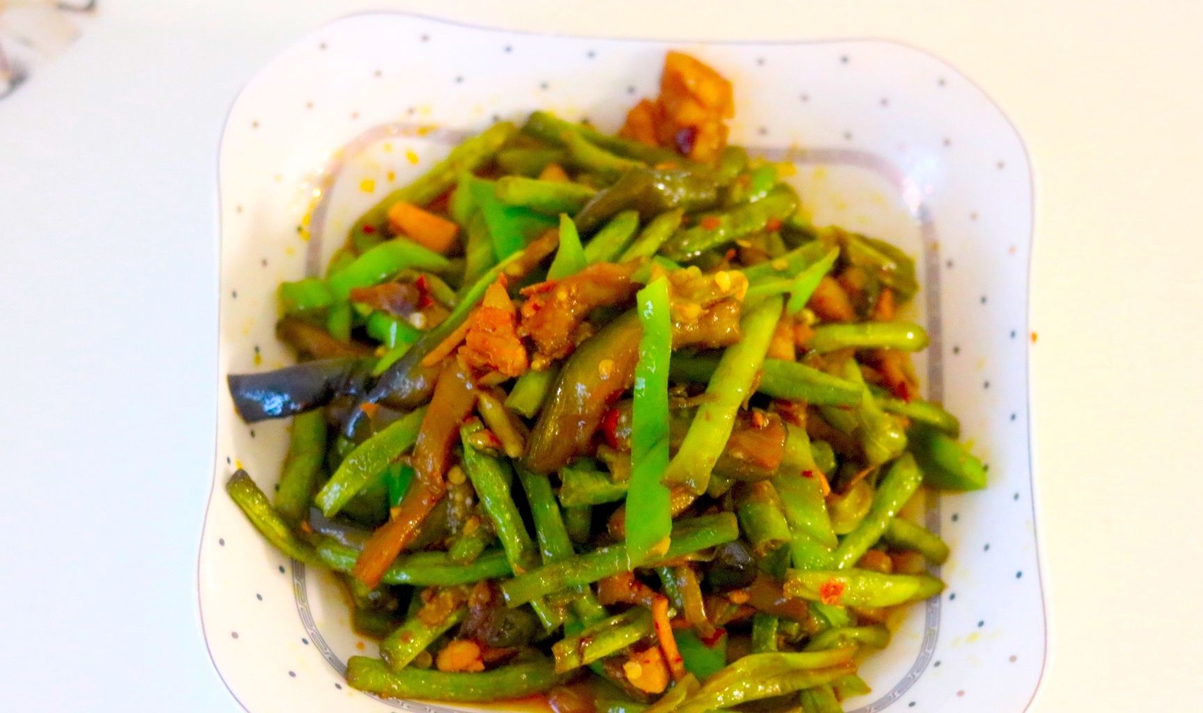 豆角|这菜，吃上一年也不腻，钙是牛奶的4倍，9毛一斤正当季，别错过了