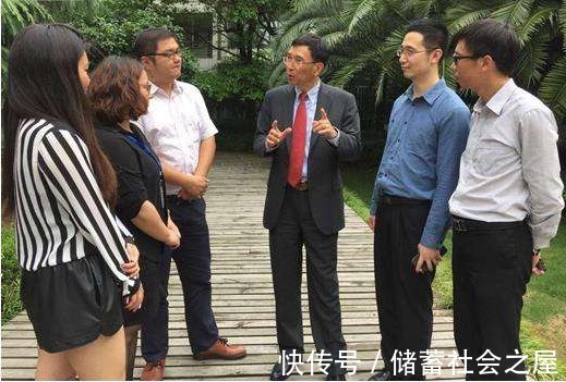 右脑|45岁男子深夜脑梗,不喝酒不抽烟,专家直言:1件事做的太频繁