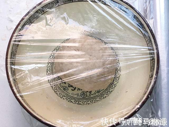 电饭锅还可以做面包，只需一个鸡蛋也能做出香喷喷的感觉