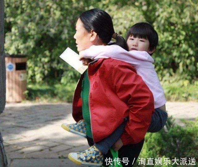 双胞胎|双胞胎宝宝,老大乡下奶奶带,老二自己带,5年后反差大到不敢认