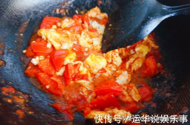 鸡蛋|西红柿炒鸡蛋,先炒柿还是蛋?顺序对了,西红柿沙软,鸡蛋更鲜嫩