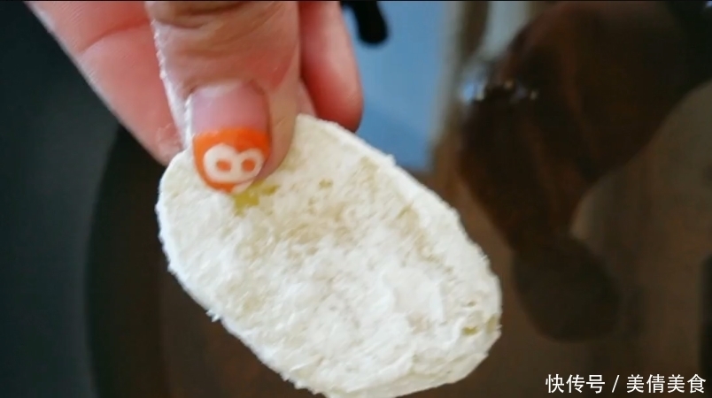 炸土豆片撒上这种调料,香味瞬间提升10倍,一盘上来秒光。