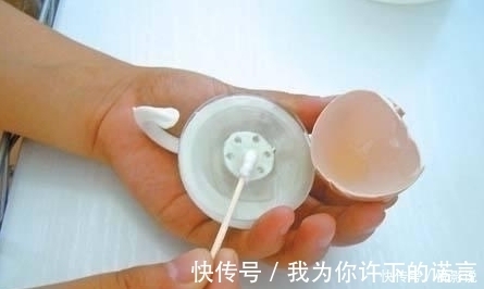 墙上的挂钩又掉下来了，用这个生活小窍门比新买的还好用！