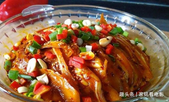 美食推荐爆炒猪肝黄瓜，红油猪耳，黄瓜拌鸡蛋，熘肥肠的做法