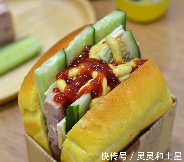 午餐肉芝士三明治,营养丰富,美味可口!午餐肉芝士三明治,营养丰富,美味可口!