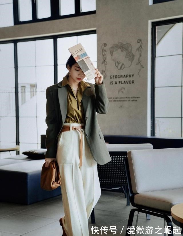 h型 论西装的穿搭我只服三木,只变一件“内搭”就能玩转时髦,真讲究!