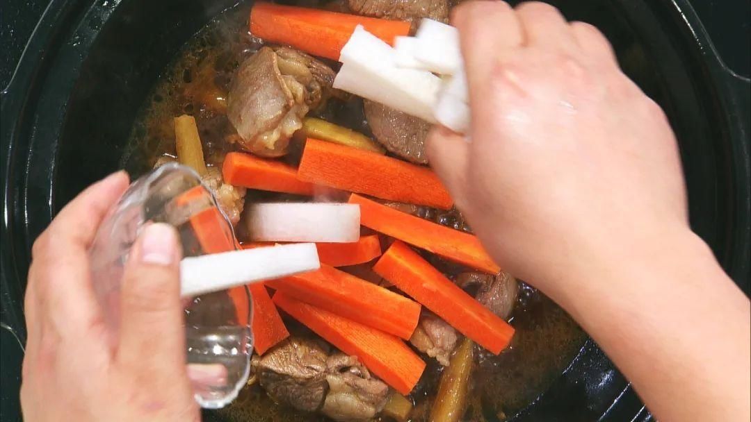  羊肉|「养生厨房」今日菜品——“脱胎换骨”羊肉煲