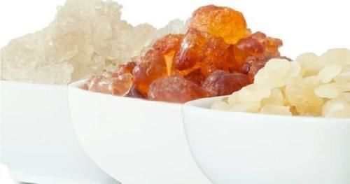 建议中老年人:瓜子、花生要少吃,家里多备这四款零食,营养健康