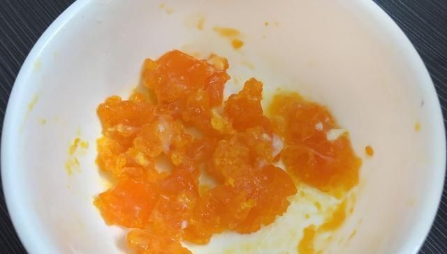 豆芽别再炒着吃加上它一起煮汤,汤汁金灿灿的,清爽口感真美味