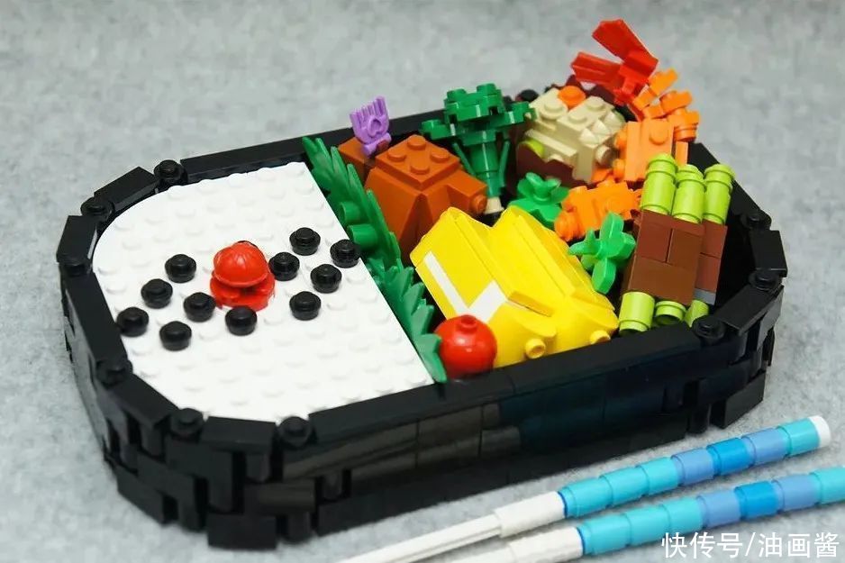  艺术|用5万块积木仿制世界名画，成年人又一次，从小学生手里抢回玩具