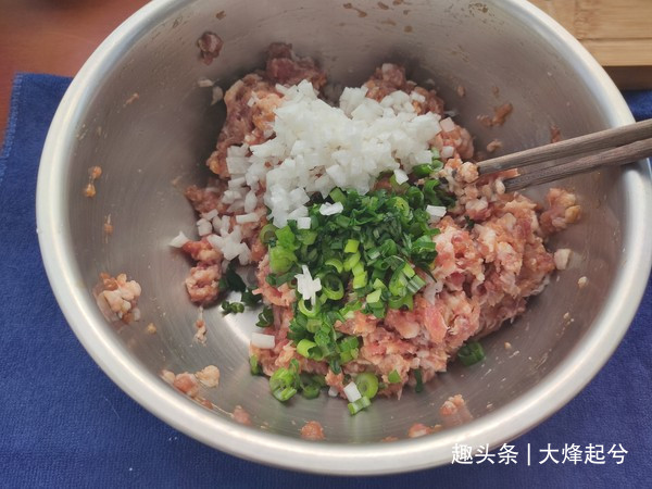 白萝卜|萝卜酿肉的家常做法,口味清爽鲜香,口感滑嫩,真是色香味俱全