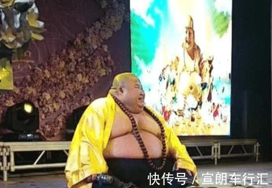 左大玢&还记得因长得像“弥勒佛”走红的男子吗?被富婆供养后,现状怎样