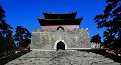 雍正帝|东陵历经两次盗掘,乾隆、慈禧墓尽毁,为何只有雍正墓安然无恙?令人震惊