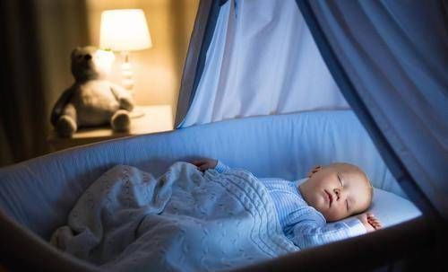 坏习惯|睡前3个坏习惯,会悄悄“夺走”孩子的身高,速查你家娃有没有中