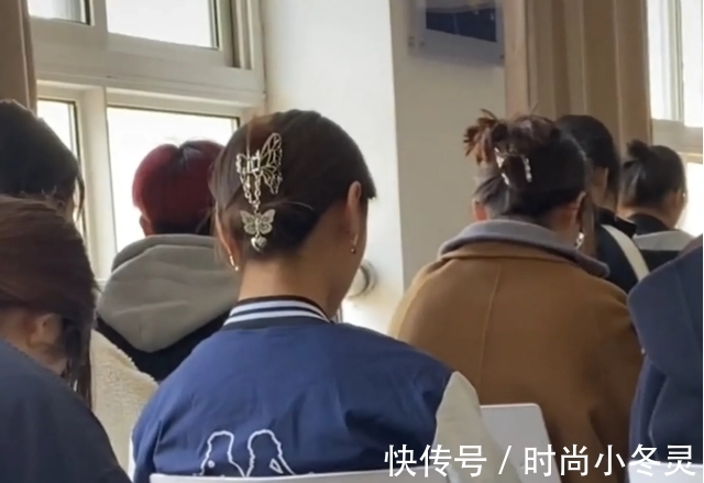 羊毛卷 当代女大学生发型一览,流行趋势逗乐网友:越看越像70后!