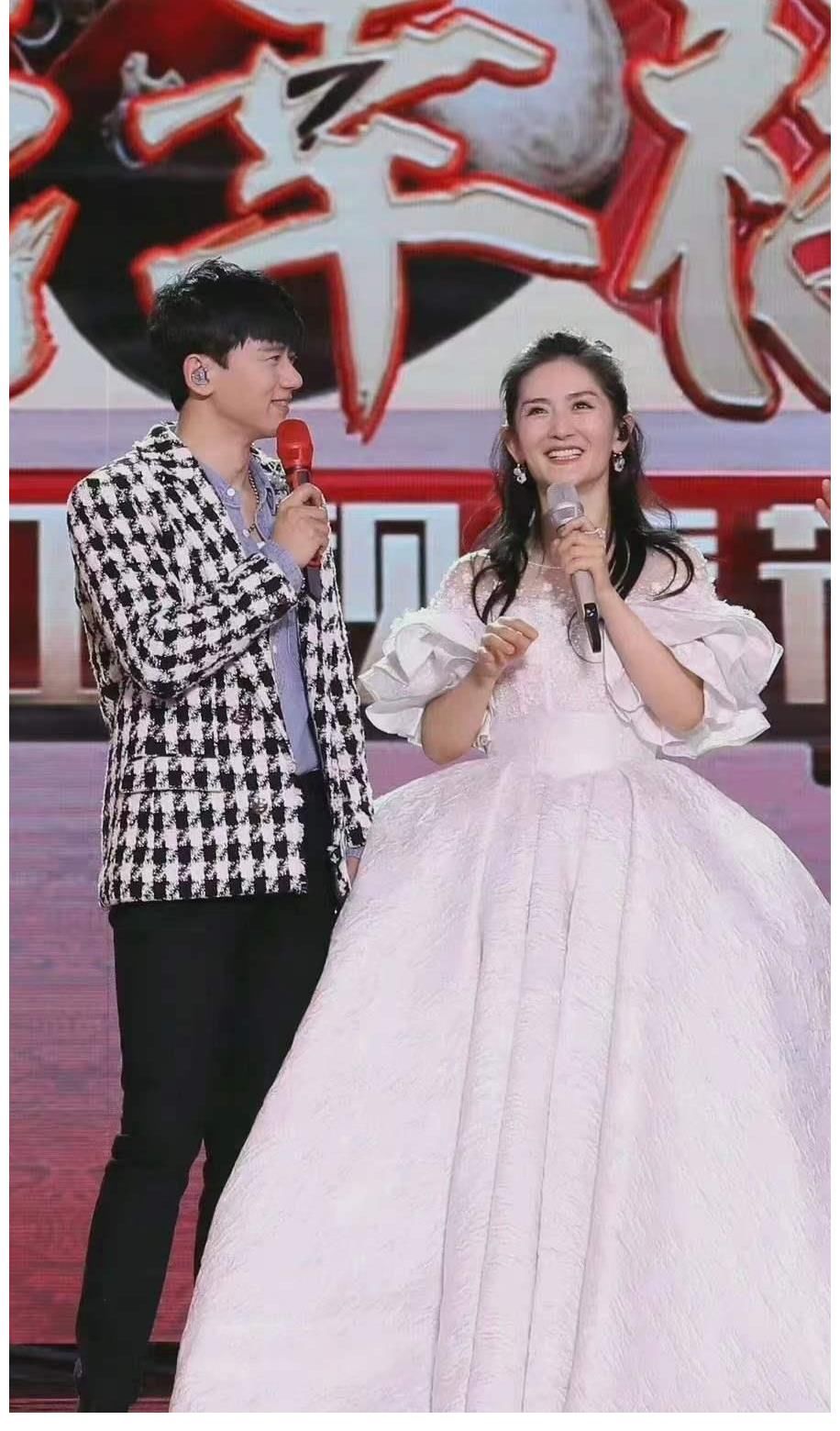 虎年春晚会不会有两个谢娜?新东家东方卫视敢接盘吗?