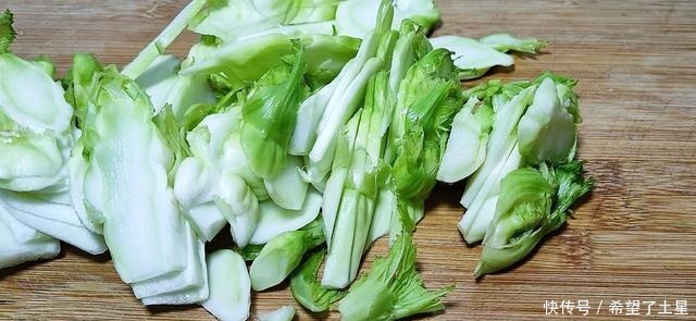  天冷多吃点儿菜，简单一做，大人小孩都爱吃，上桌就全扫光，好吃