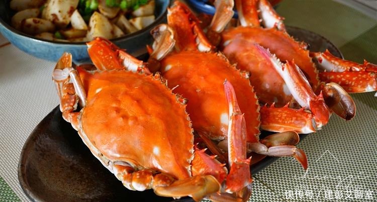 真鲜|螃蟹别傻傻只会用清水蒸,学会老渔民这1招,营养不流失,真鲜!