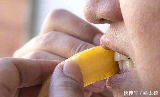 香蕉肉|扔掉香蕉皮等于在扔钱,留下皮3个好处医生都称赞,营养高药效棒