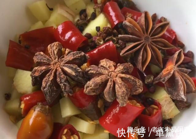 爱吃鸡的收藏了，学会这一个独特做法，下酒又下饭，看着都流口水