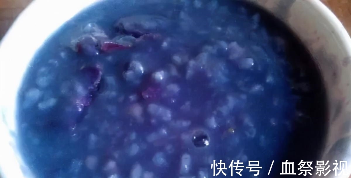 大米熬成蓝色引丈夫吐槽,蓝色的大米粥有没有毒?真相揭晓