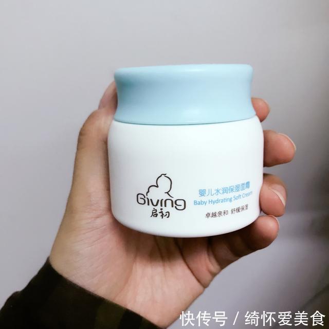 护肤品 皮肤过了50岁,超市的4款面霜值得尝试,平价滋润肤感好