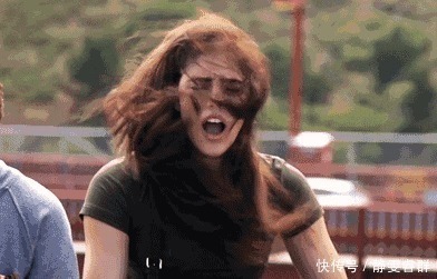 别再扎“大妈式马尾”了，试试今年最火的懒人半扎发，谁扎谁就美