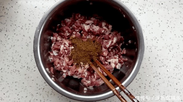 新疆|家庭版“烤包子”,不用发面,皮脆馅香,保证你吃一次就念念不忘