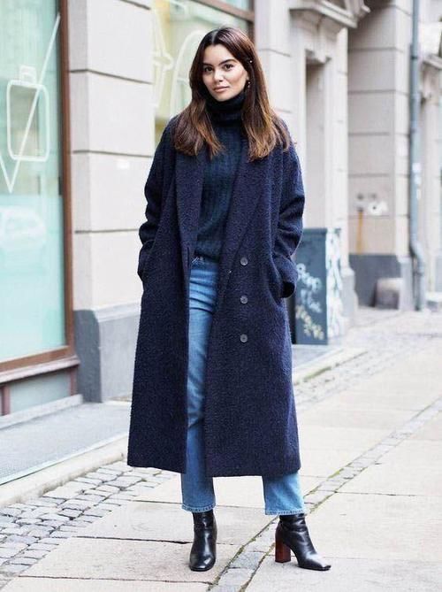 皮靴+大衣,这样穿可以轻松展露气场,很适合职场风女生