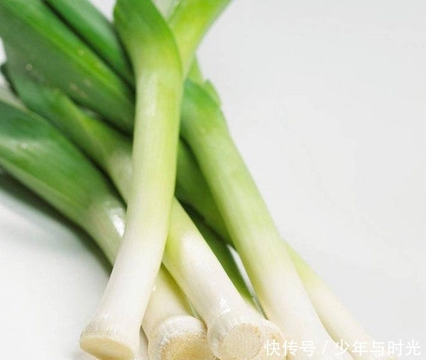 女性过了40岁,学会吃3种食物,改善肠胃,延缓衰老,美白护肤