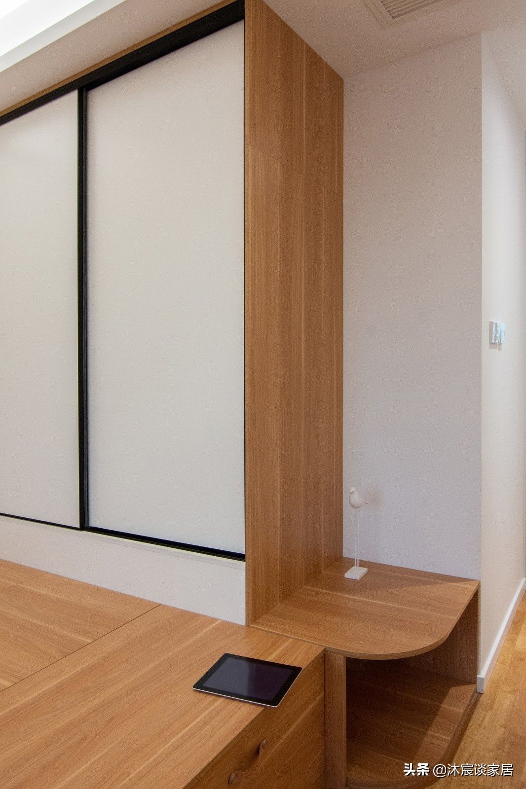 客厅|她家的客厅不一样，用卡座取代沙发，好看又实用，真是小户型救星