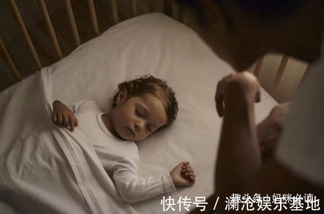 宝宝|90后宝妈趁孩子熟睡,出门“臭美”,回来后发现孩子永远闭上了眼