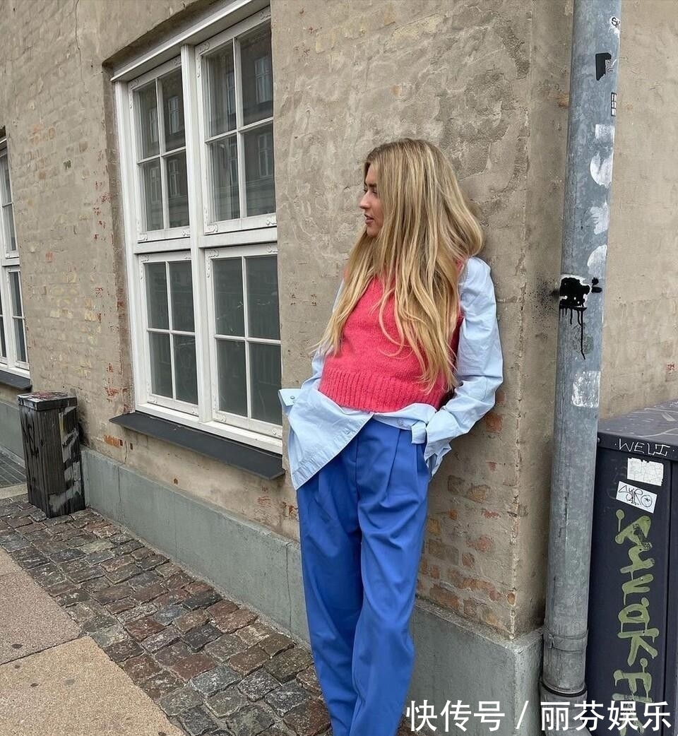 风格 今年流行“奶奶”的针织背心,配衬衫就挺好看,街头潮人都在穿