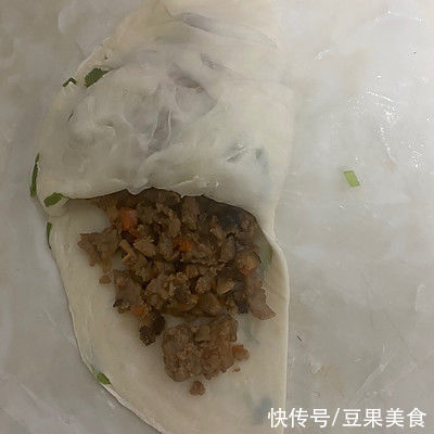 手抓饼|餐桌上的保留项目牛肉千层饼，隔段时间就做一次