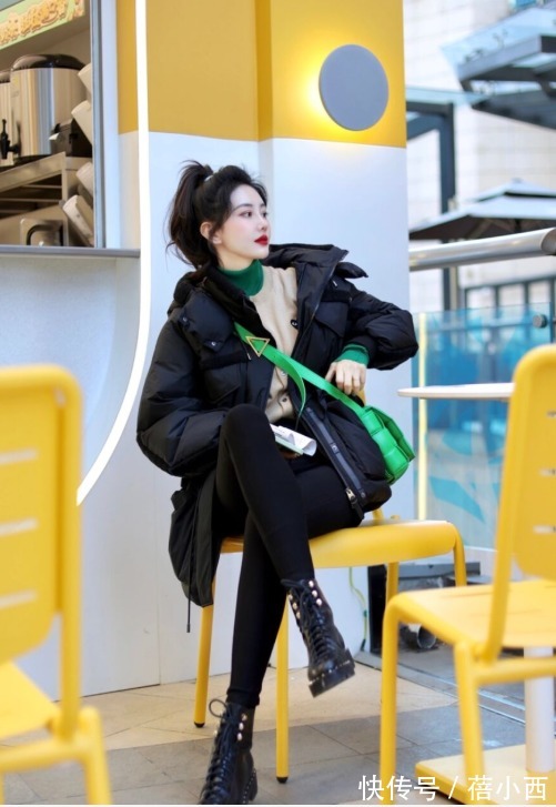 冬季|穿羽绒服总显胖?学会这个“上宽下紧”搭配法则,冬季最in的存在