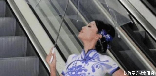 衣服|女子画一件旗袍当衣服,考验路人的眼力,难道没人认出来