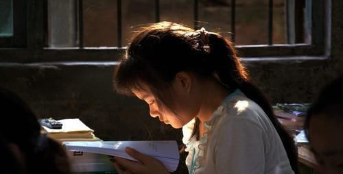 家长|退休老教师坦言：长大后有出息的孩子，往往出自这4种家庭