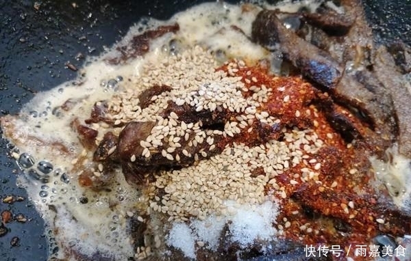 牛肉和它天生一对,外面卖上百元一斤,家里再穷也要买,孩子要吃