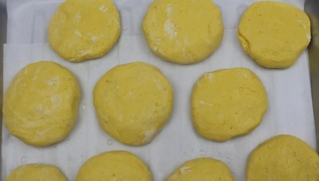 吃法|南瓜饼的美味新吃法,不蒸不炸,简单4步就完成,不错的家常美味