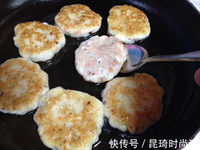 丸子|教你做“香煎龙利鱼饼”:口感酥脆,浓香的味道,大人孩子都爱吃