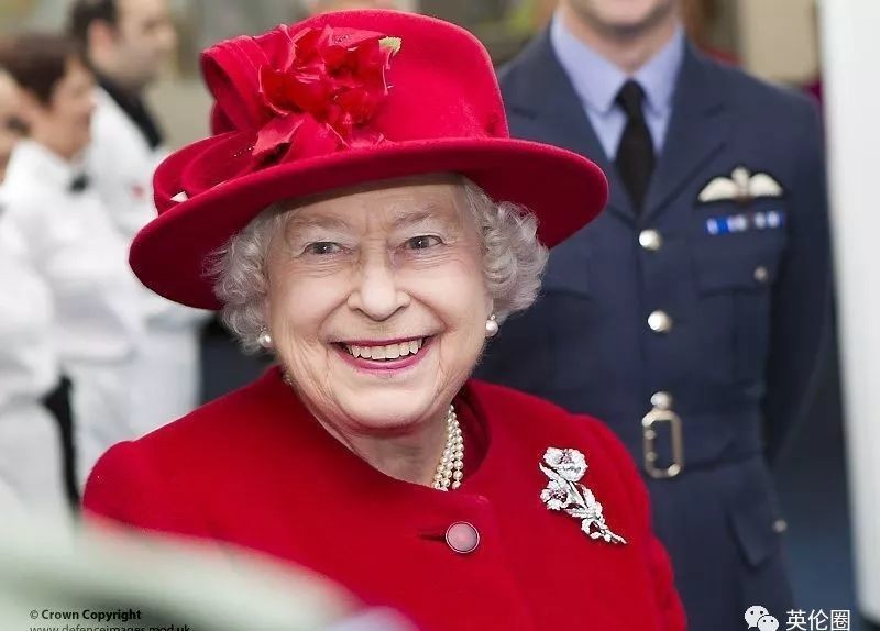 仇恨|93岁的女王,今天也是拉仇恨的一天呢!