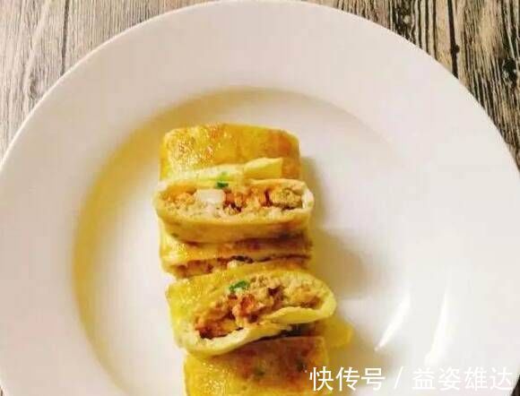 鸡蛋和豆腐是在鸡蛋卷做的，就连老厨师也点头称赞这道美食