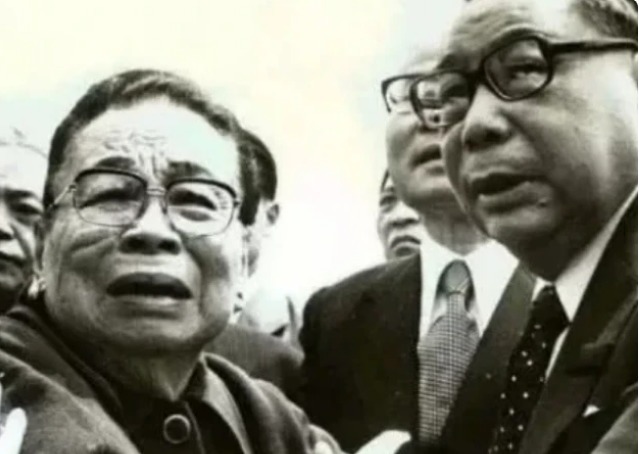 去世|蒋介石去世时为何要穿7条裤子入殓?说出来你可能不相信