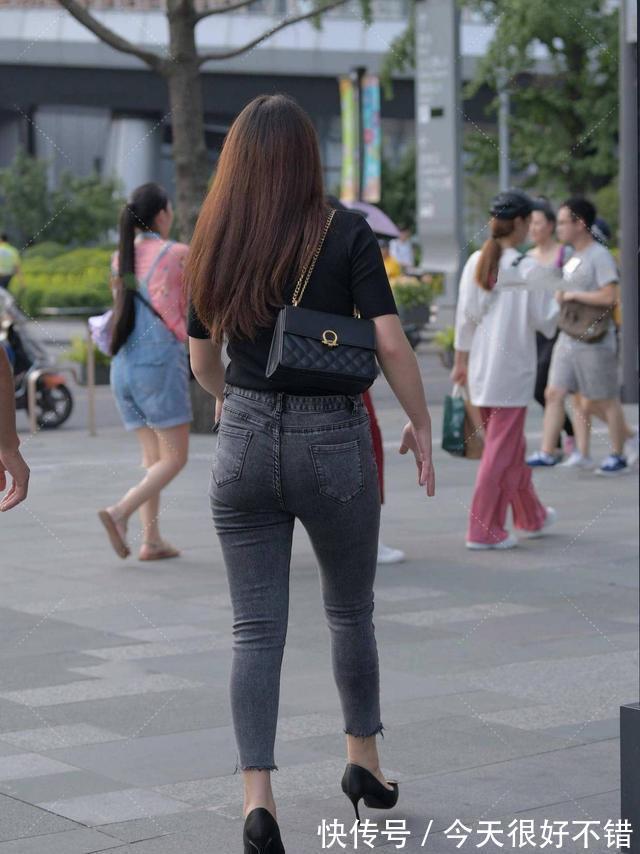 穿搭|牛仔裤的搭配小技巧,搭配出高级洋气的感觉
